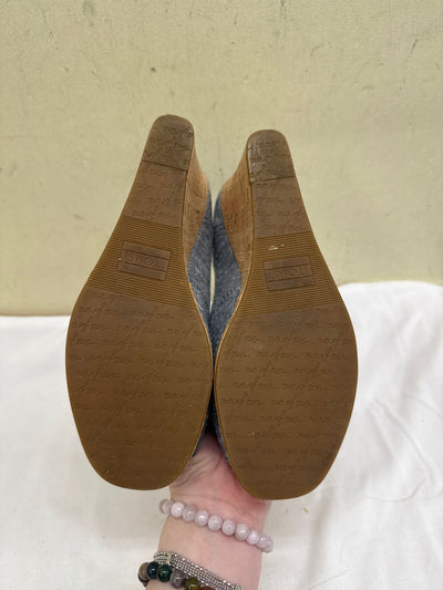 Toms Women's Size 6-1/2 Blue Sandals
