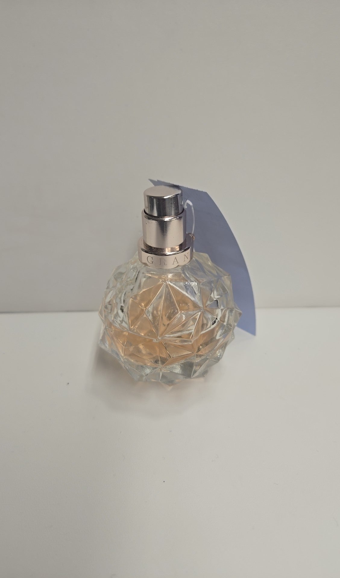 Ari by Ariana Grande EPD 1fl oz 6/10 full Perfume (Missing Charm)