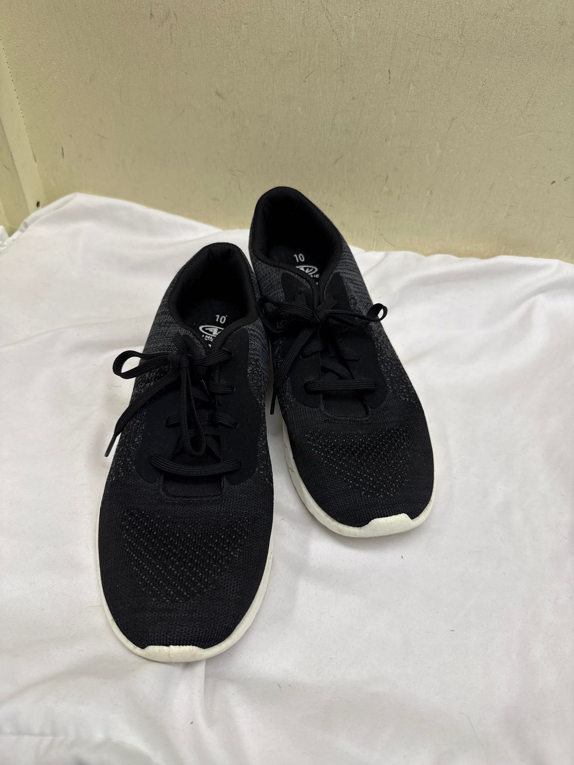 Athletic Works Men's Size 10 Black Sneakers Shoes