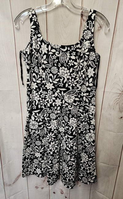 Breakin Loose Women's Size 8 Black & White Dress