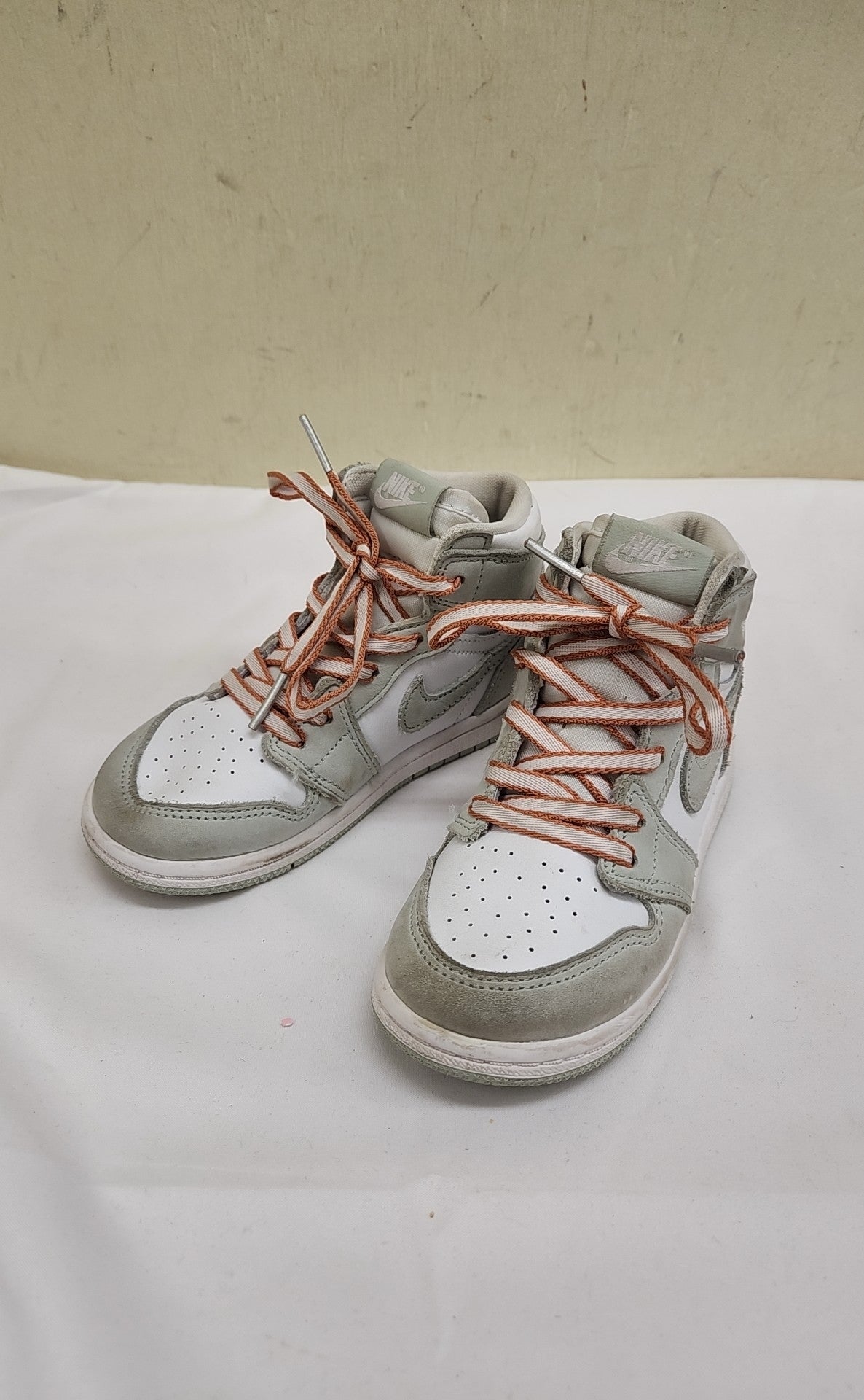 Air Jordan Boy's Size 9 White & Gray Sneakers CU 0450-002