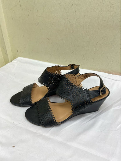 Xoxo Women's Size 7-1/2 Black Sandals