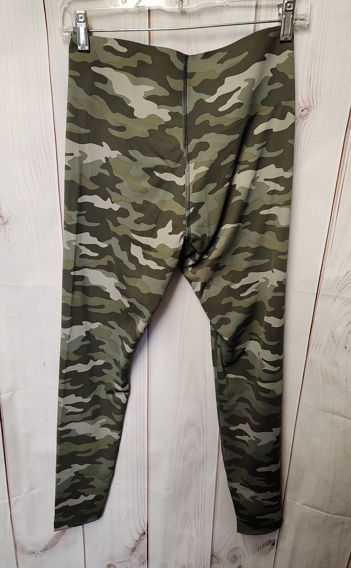 Pink Women's Size M Green Camo Leggings