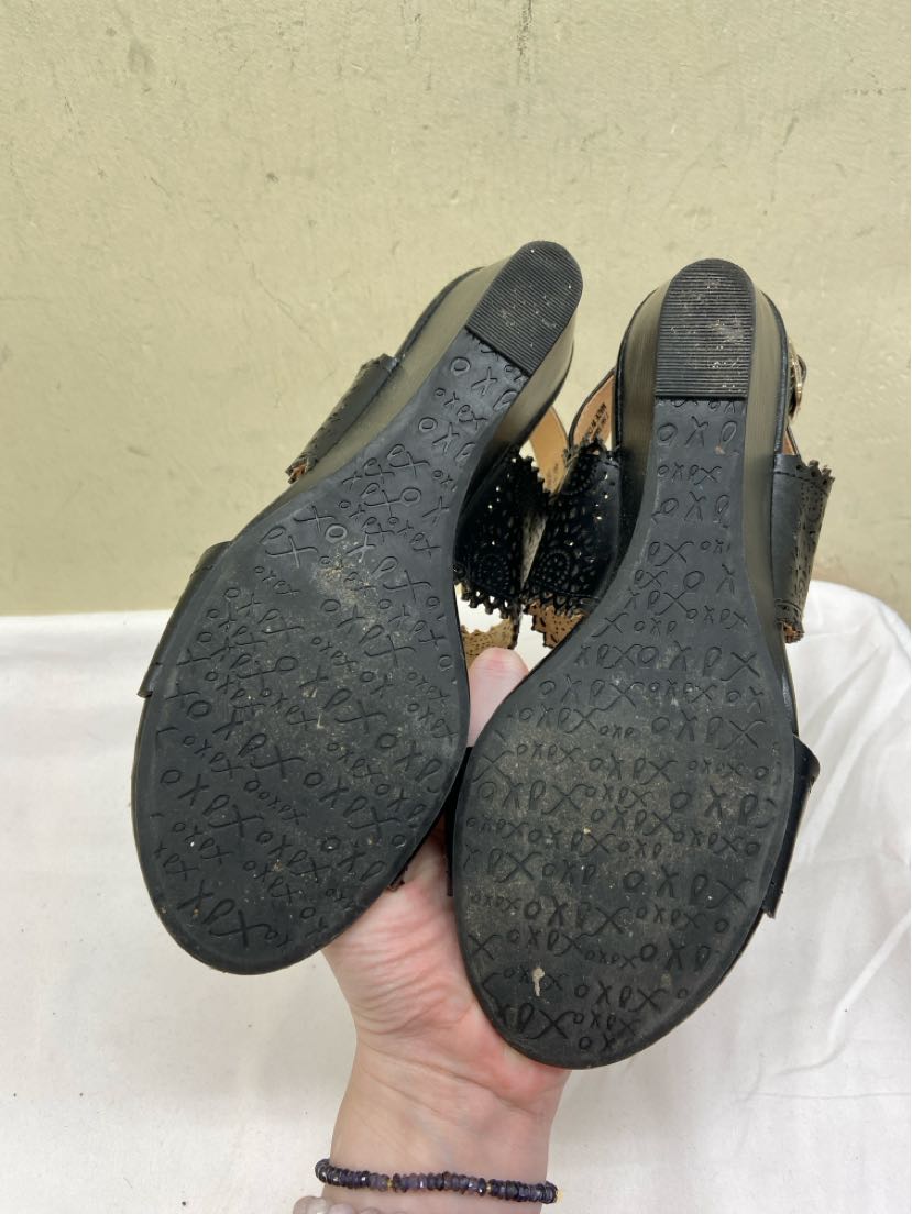 Xoxo Women's Size 7-1/2 Black Sandals