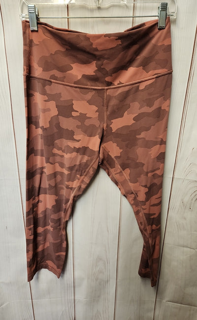 Lululemon Women's Size 12 Pink Camo Active Capris