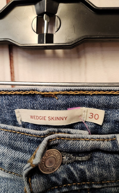 Levis Women's Size 30 (9-10) Blue Wedgie Skinny Jeans