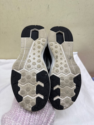 Nike Women's Size 6 Black Sneakers Shoes