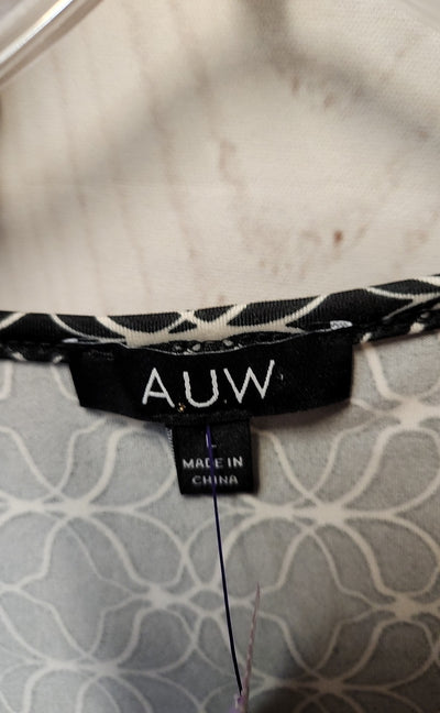 AUW Women's Size L Black Short Sleeve Top