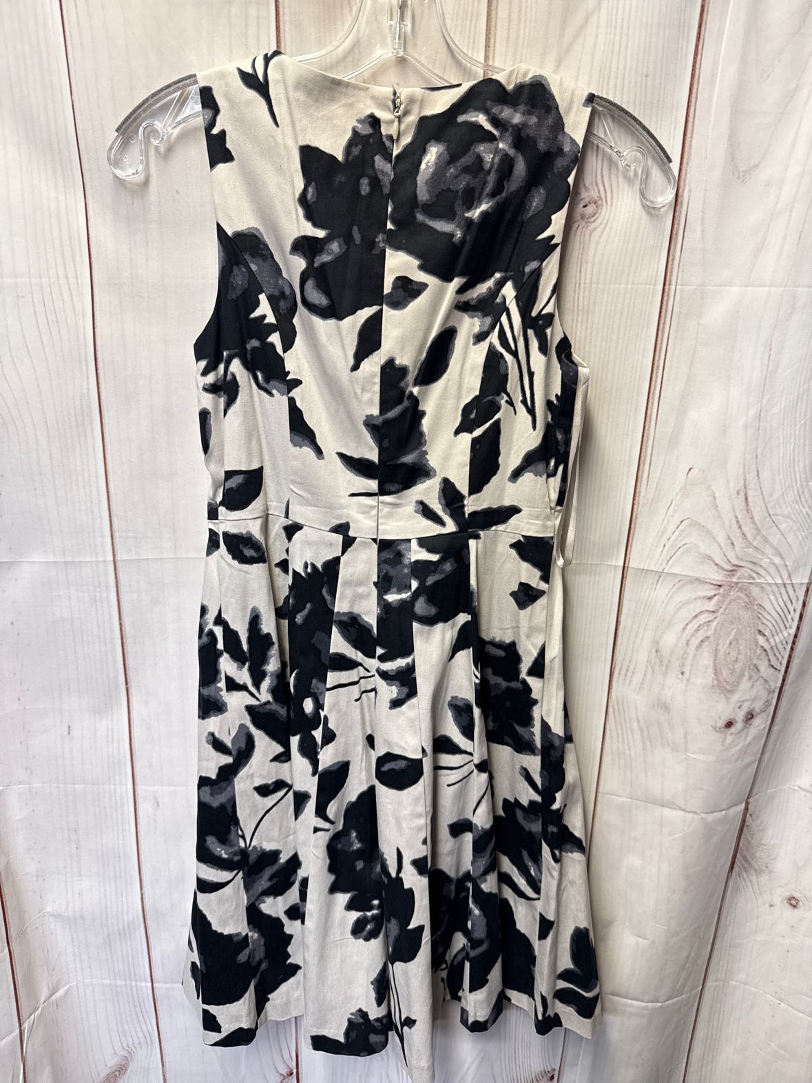 NWT INC Women's Size 0 Petite White & Black Floral Dress