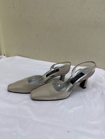Stuart Weitzman Women's Size 5 Off-White Pumps Shoes