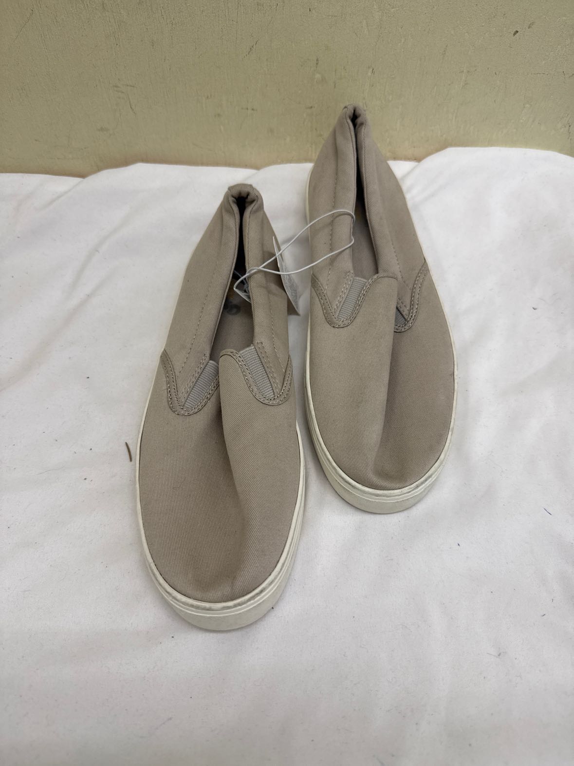 Old Navy Women's Size 8 Tan Flats Shoes