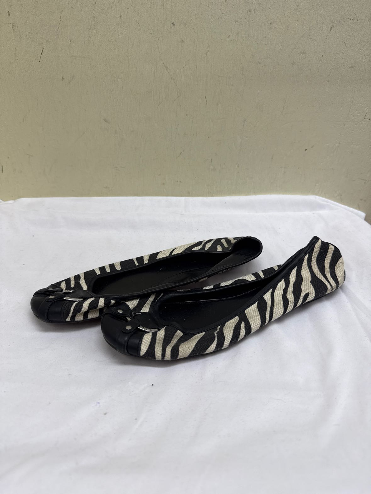 Lauren by Ralph Lauren Women's Size 8-1/2 Black & White Flats AS IS - wear