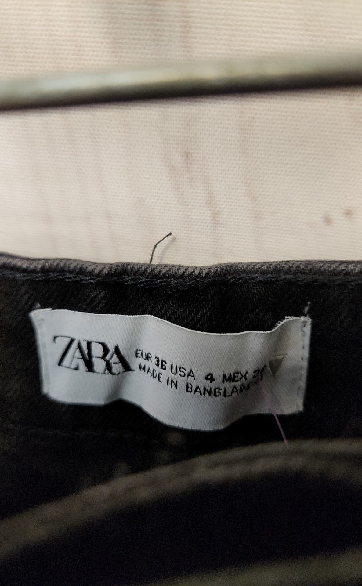 Zara Women's Size 4 Black Shorts