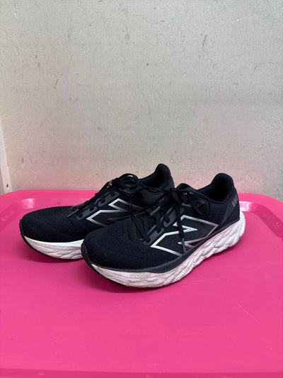New Balance Women's Size 8 Black Sneakers