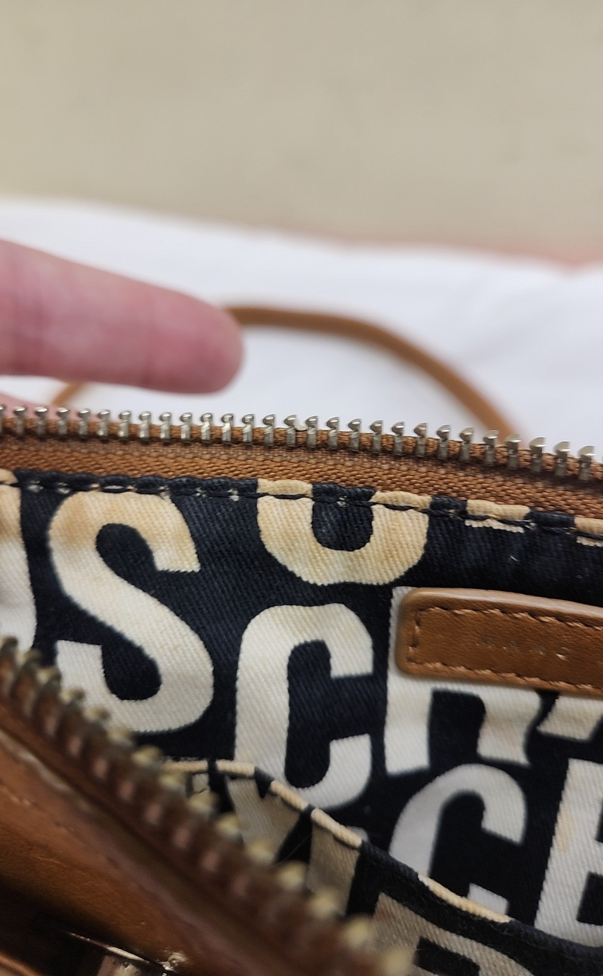 Marc Jacobs Brown Leather Crossbody Purse Bag AS IS - marks inside