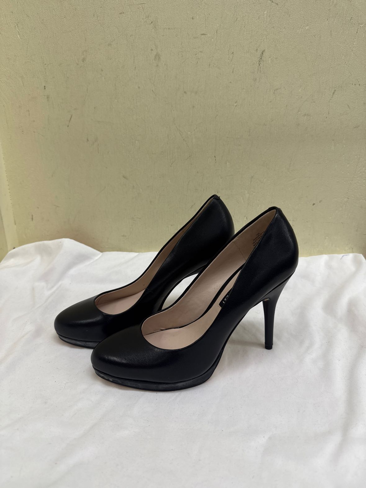 Nine West Women's Size 7 Black Pumps Shoes