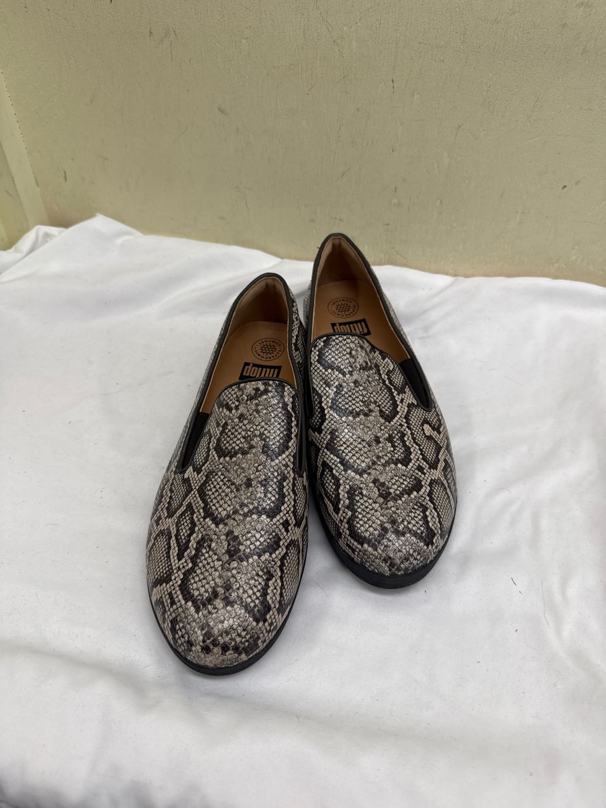 Fitflop Women's Size 10 Snakeskin Flats Shoes