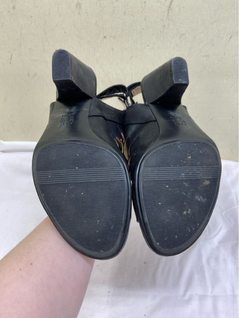 Naturalizer Women's Size 10 Black Open Toe Pumps