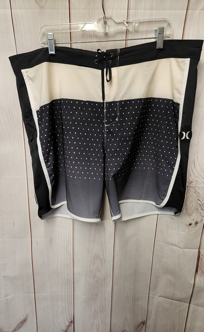 Hurley Men's Size 40 Black & White Shorts