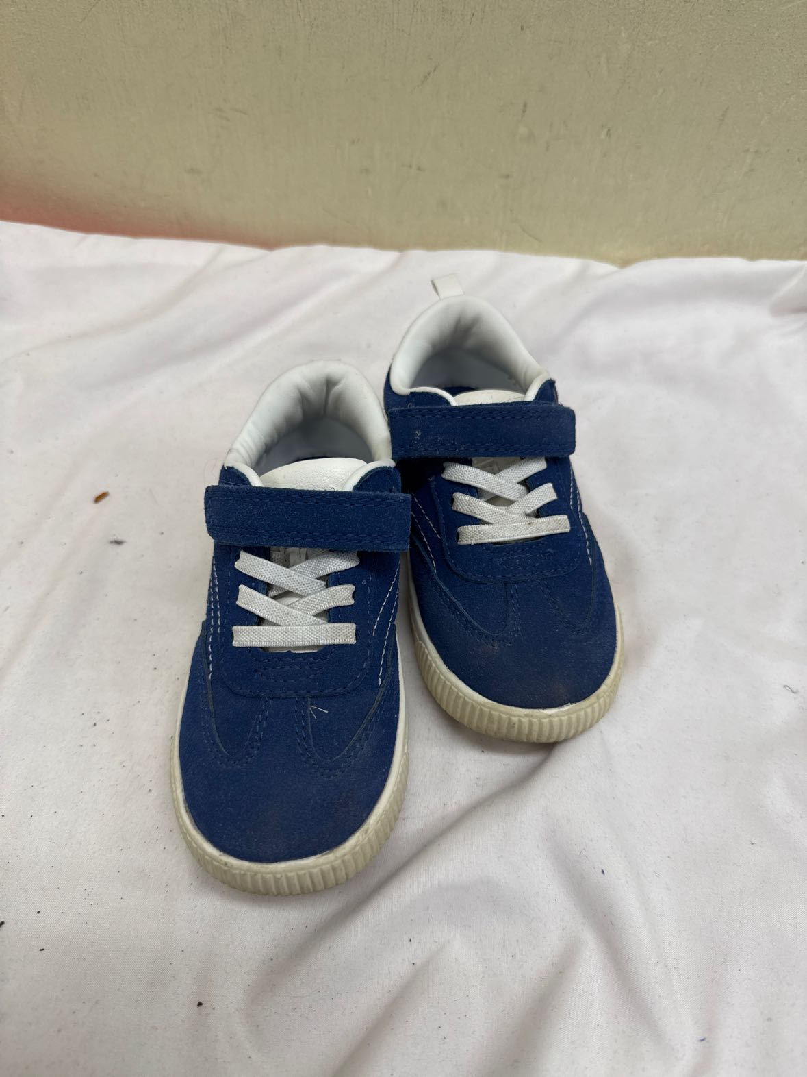 Carters Girl's Size 10 Blue Shoes
