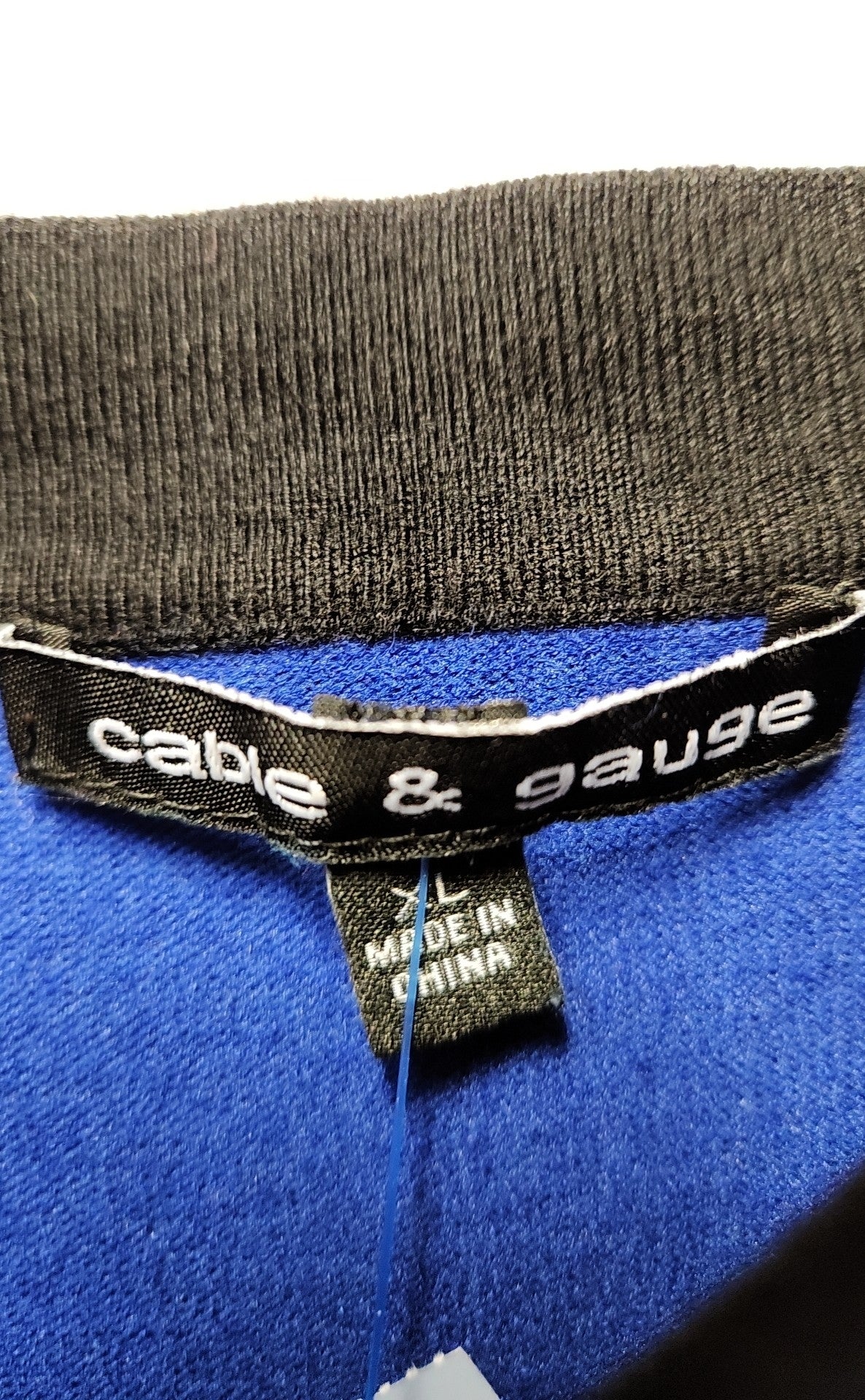 Cable & Gauge Women's Size XL Blue Sweater