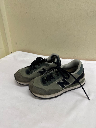 New Balance Boy's Size 11 Green Shoes