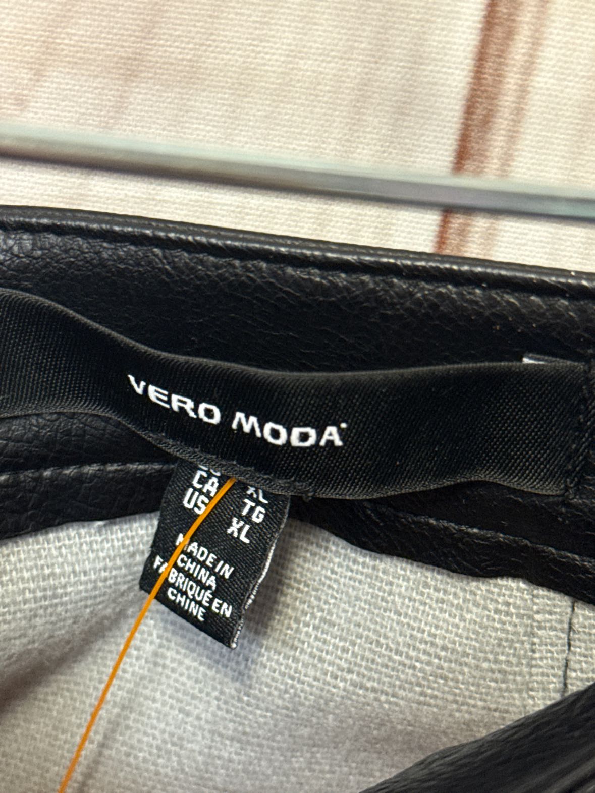 Vero Moda Women's Size XL Black Skirt