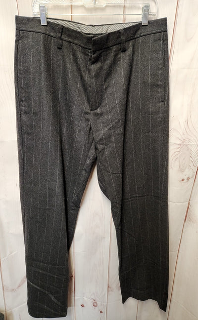 Gap Men's Size 35x32 Black Pants
