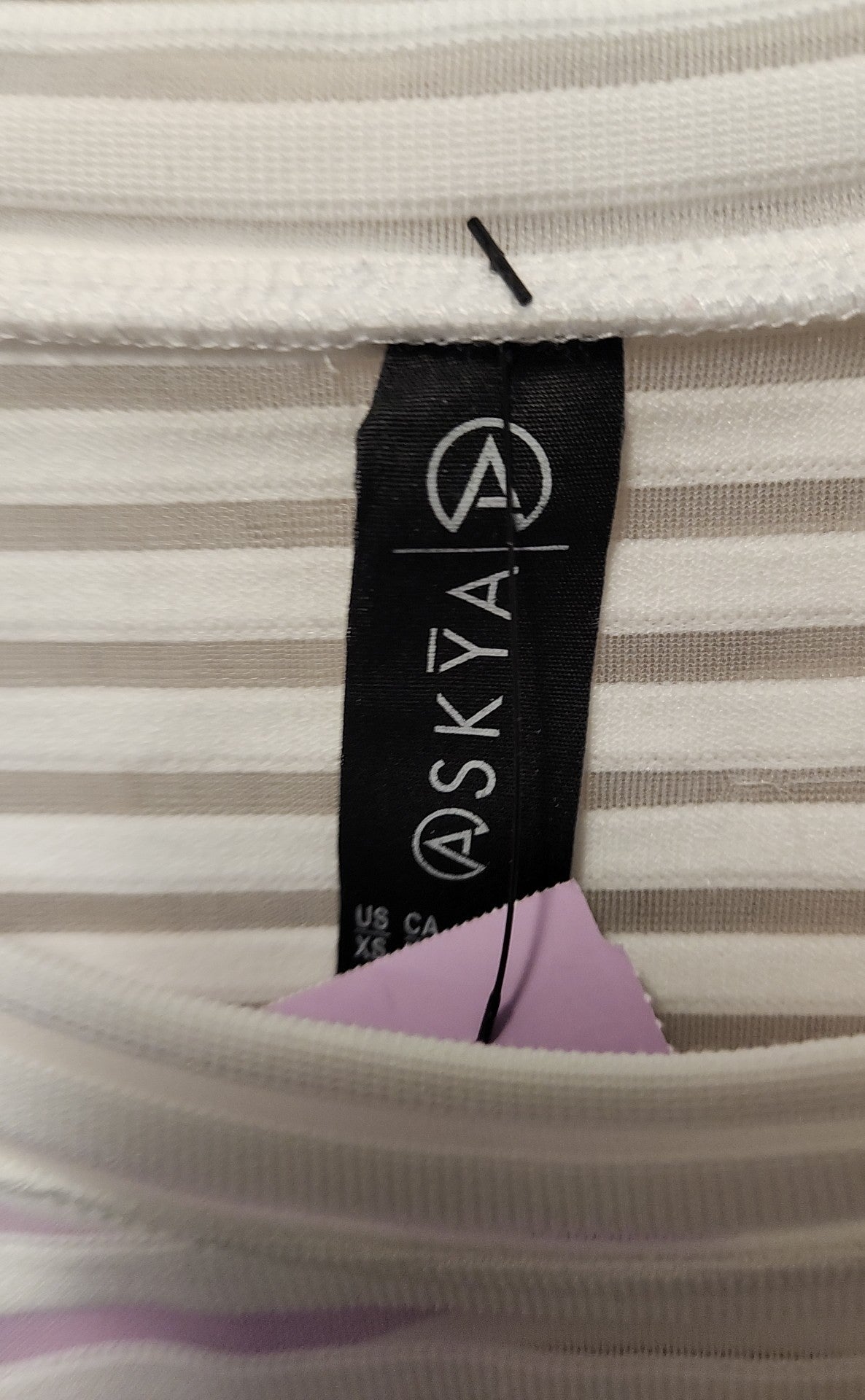 Askya Women's Size XS White Long Sleeve Top
