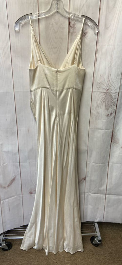 Shona Joy Women's Size 6 Off-White Dress