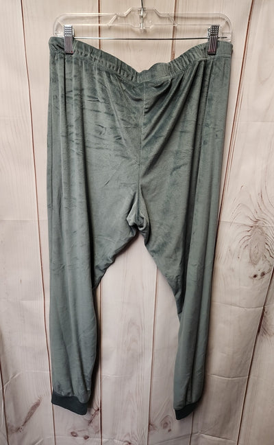 Born Women's Size L Green Velour PJ Bottoms