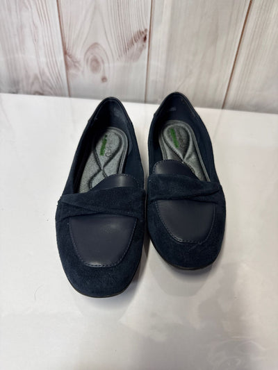 Baretraps Women's Size 5-1/2 Navy Flats