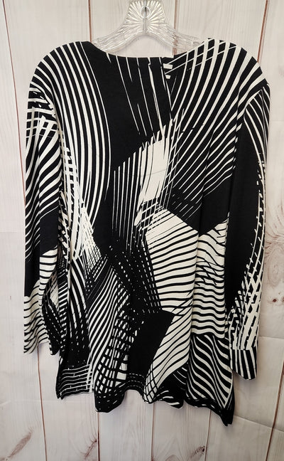 NWT Chico's Women's Size 3 = US XL White & Black Long Sleeve Top