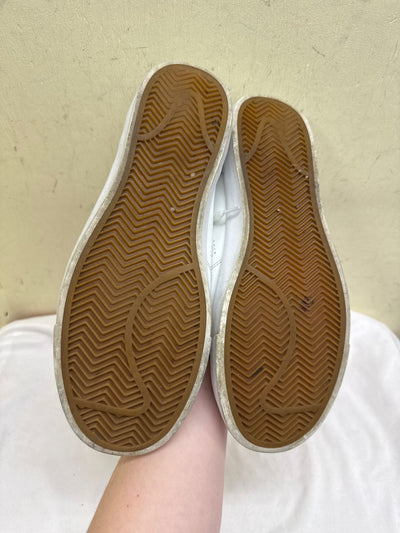 New Balance Men's Size 11 White Sneakers Shoes