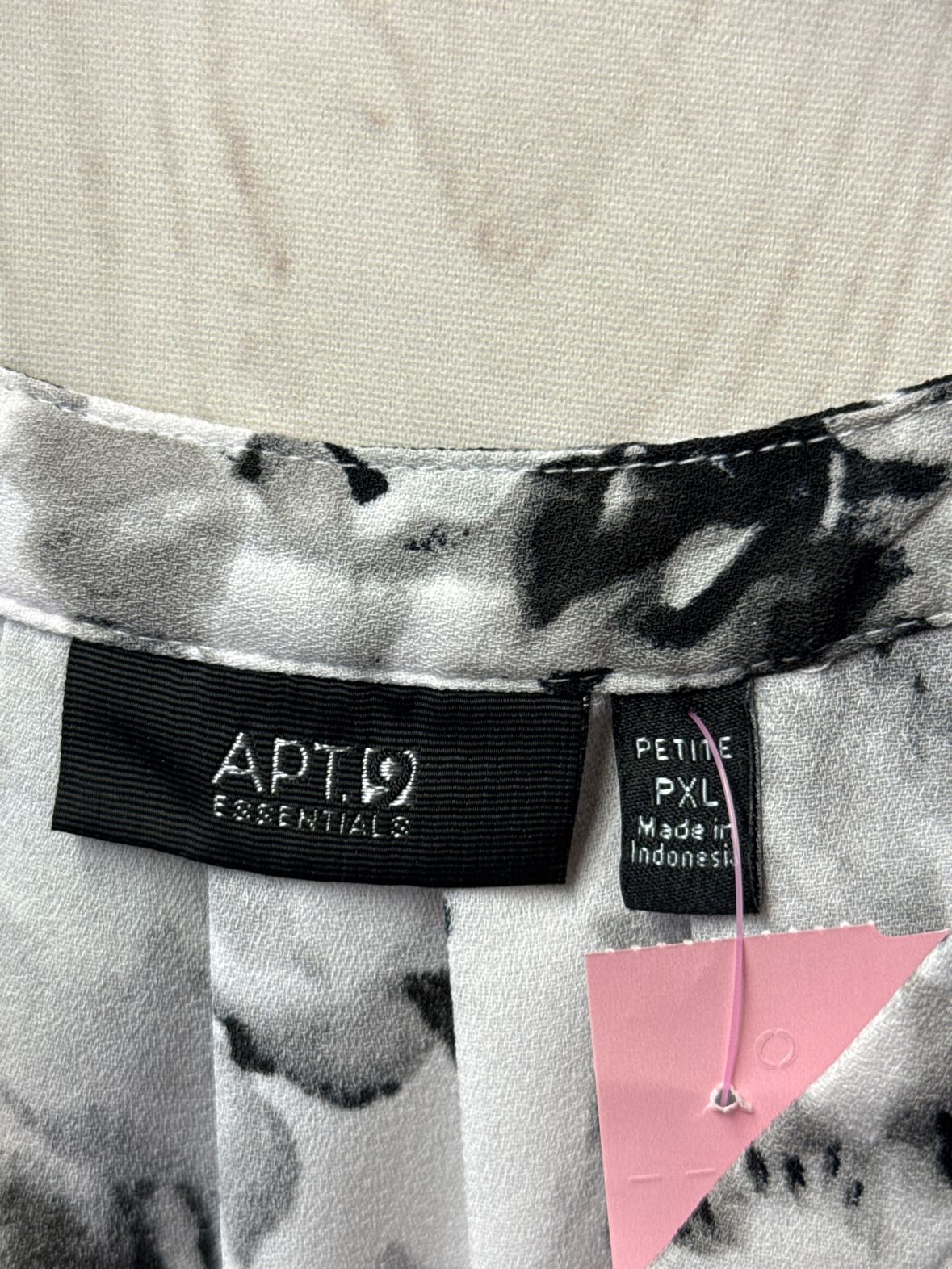 Apt 9 Women's Size XL Petite White & Black Sleeveless Top