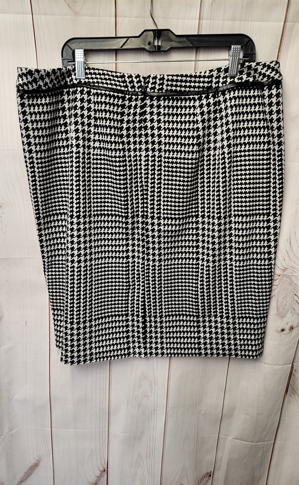 Talbots Women's Size 16 White & Black Skirt