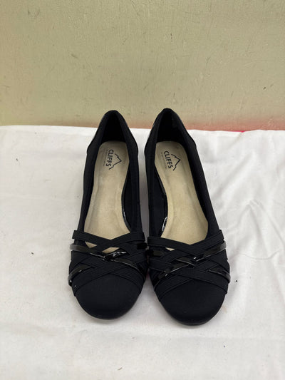 Cliffs Women's Size 8 Black Pumps