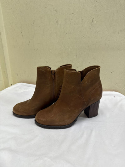 Clarks Women's Size 6-1/2 Brown Boots Shoes