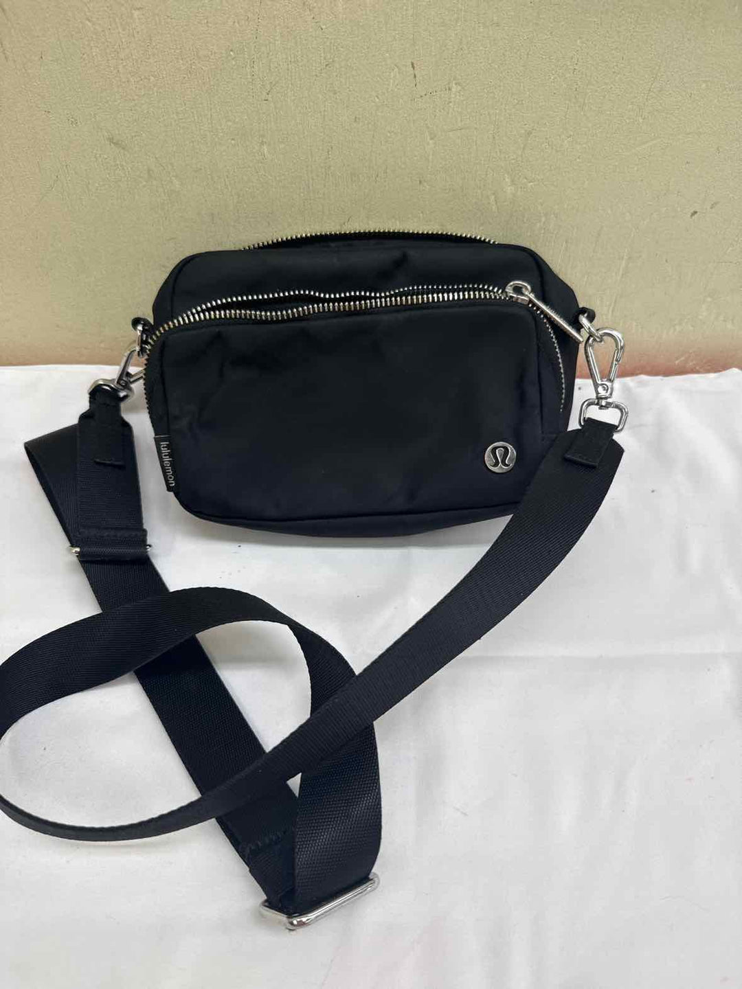 Lululemon Black Purse Bag – Off The Rack