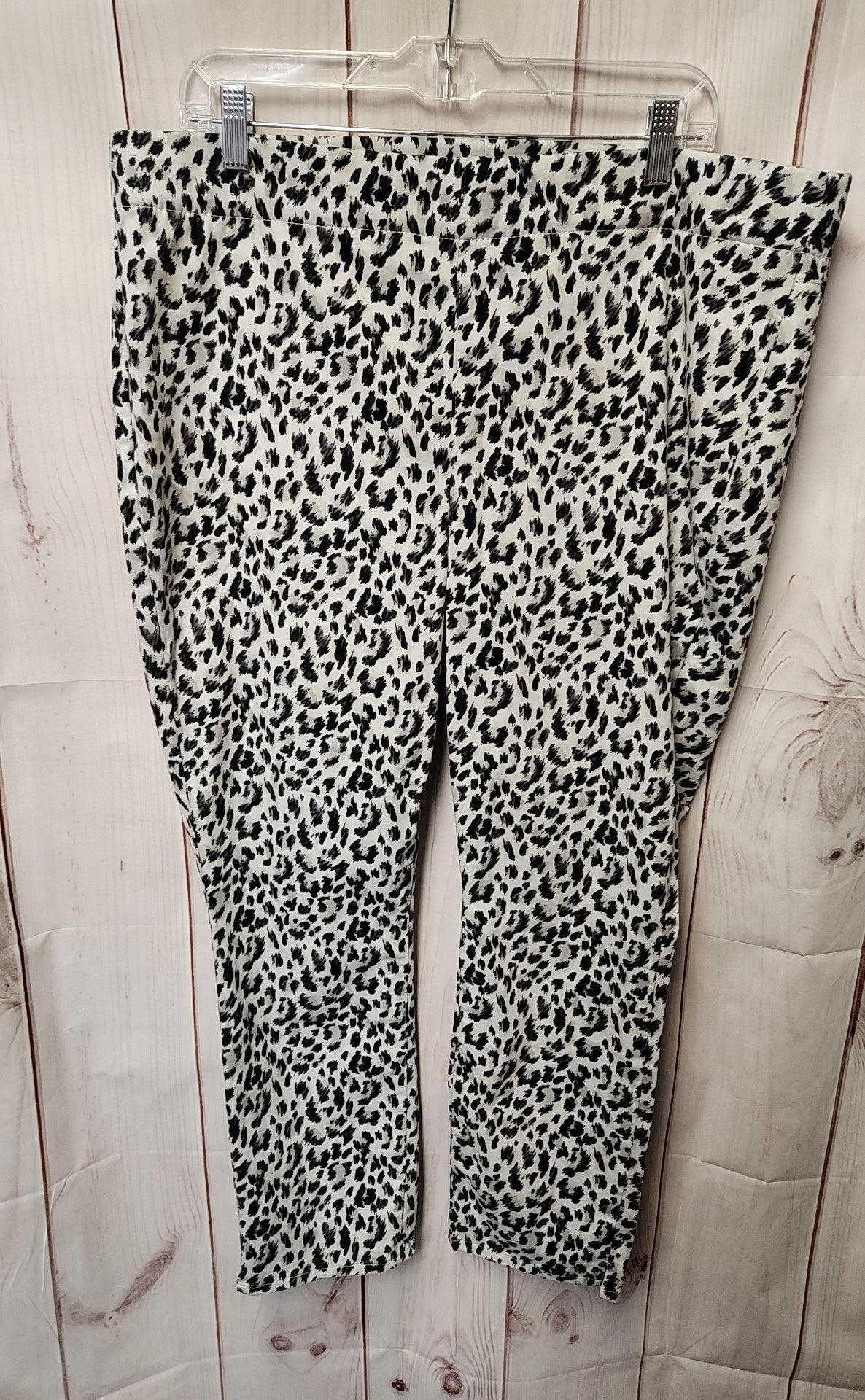 NYDJ Women's Size 16 White & Black Animal Print Pants