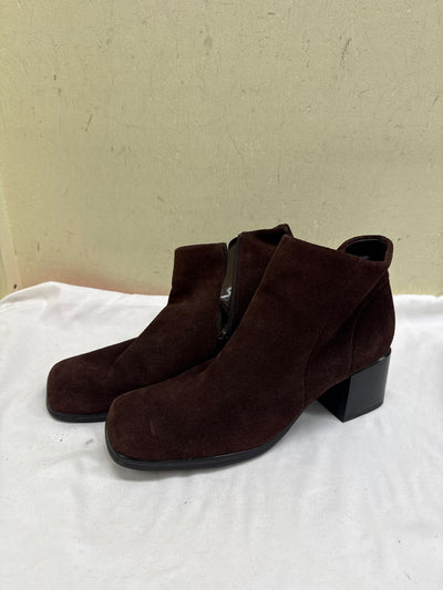 White Mountain Women's Size 9-1/2 Brown Boots Shoes