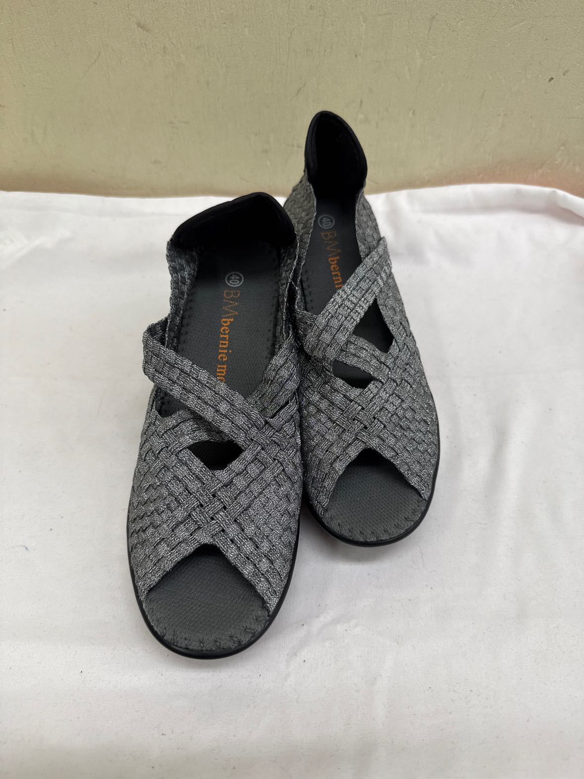 Bernie Mev Women's Size 40 = 9-1/2 Silver Sandals Shoes