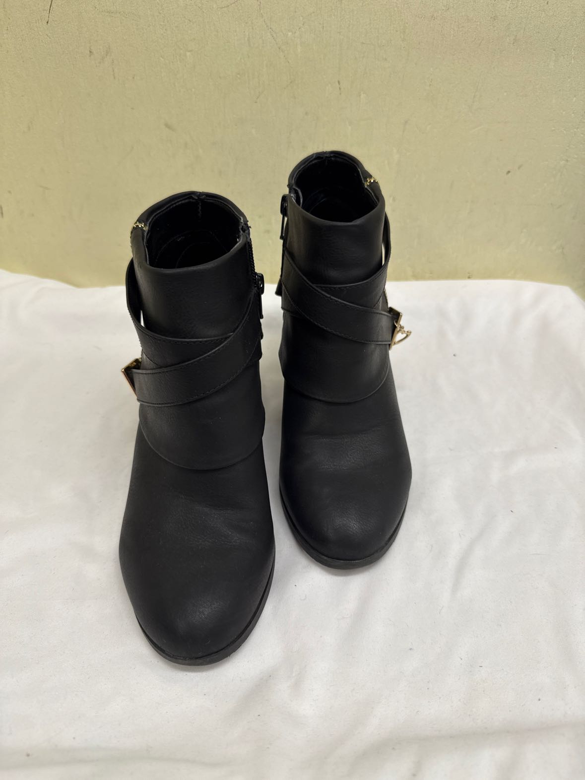 Thalia Women's Size 7-1/2 Black Boots Shoes