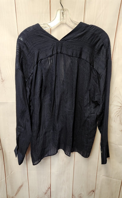 vince. Women's Size M Navy Long Sleeve Top