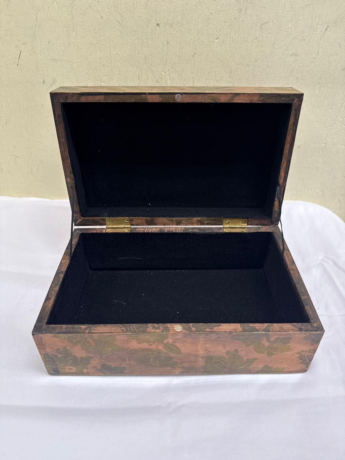 Tahari Jewelry Box