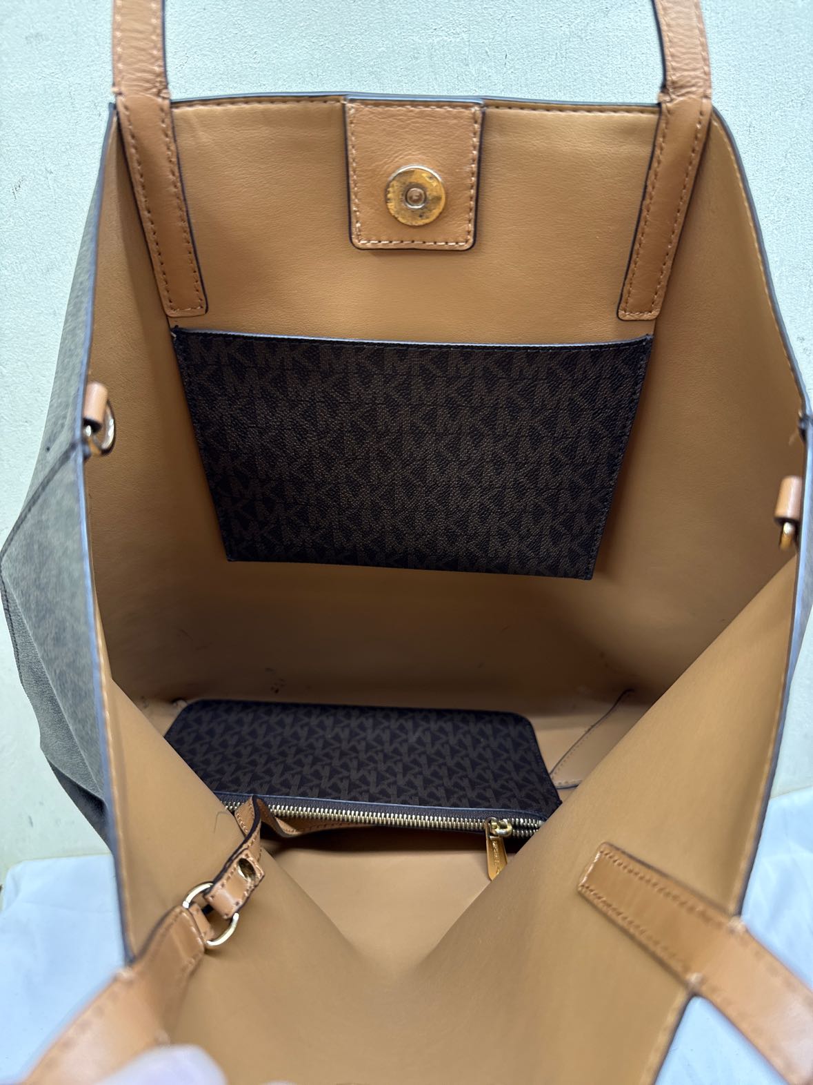Michael Kors Brown Leather Tote Bag & Pouch