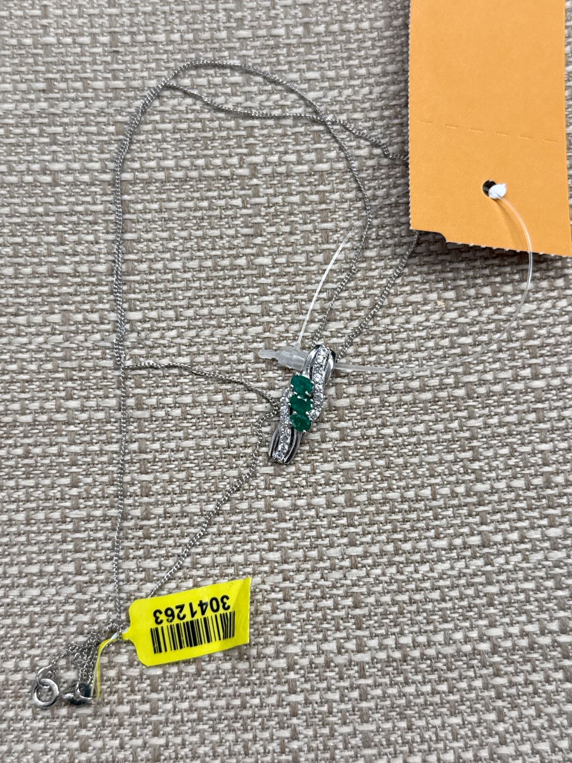 .925 Sterling Silver 3 Green Stones Necklace