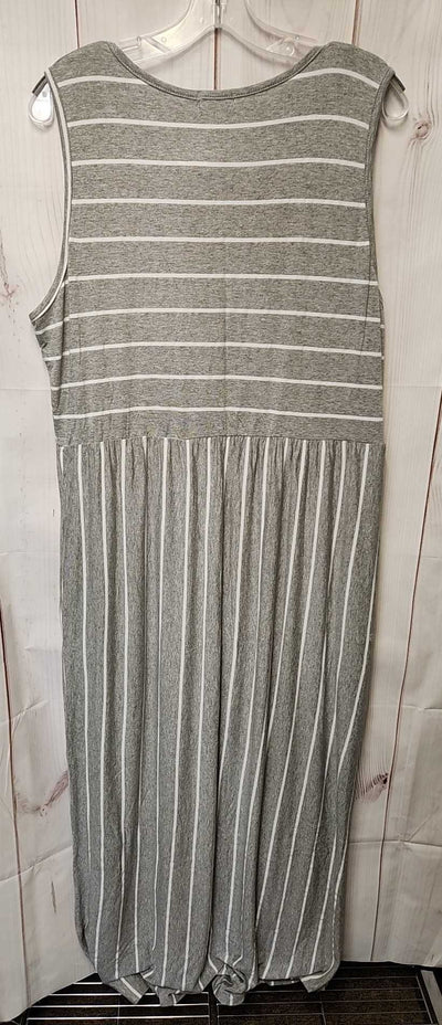 Hount Women's Size XL Gray Dress