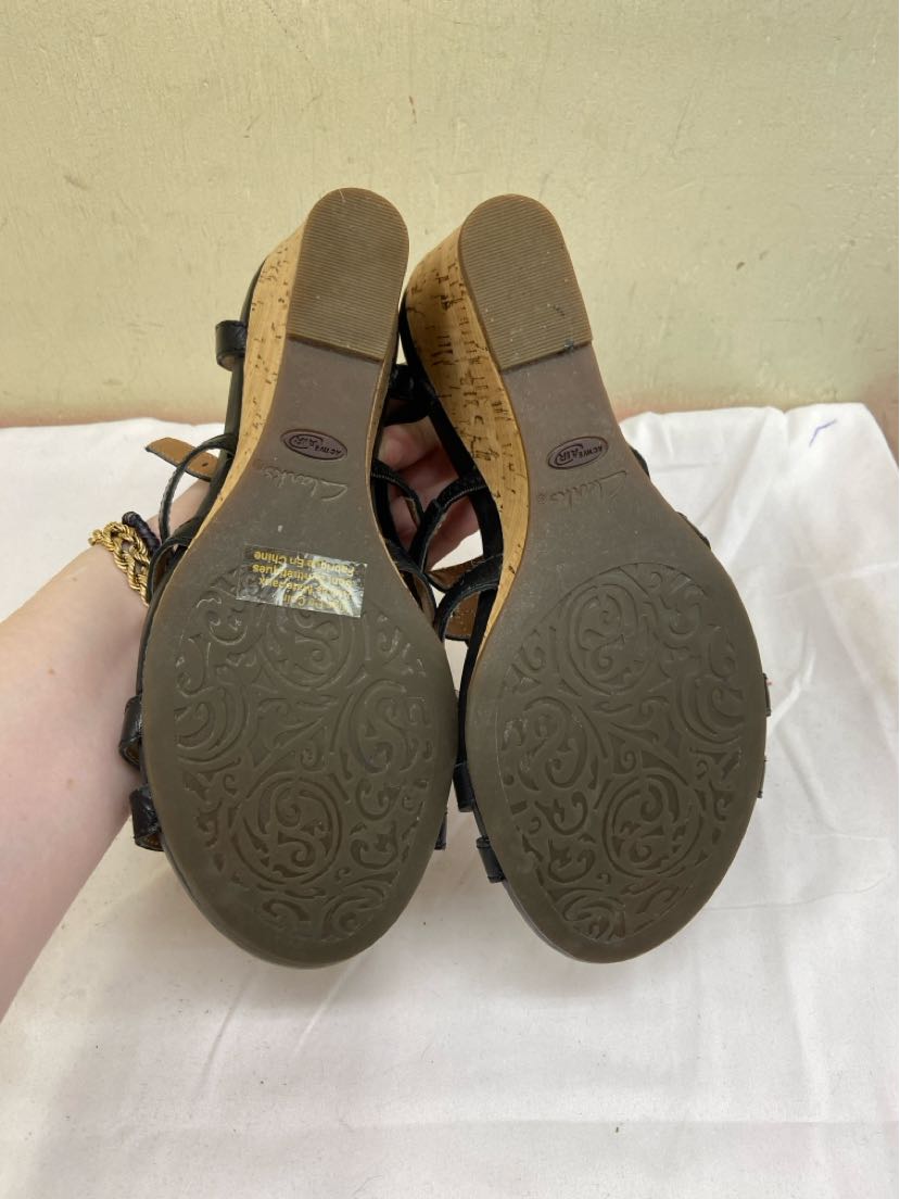 Clarks Women's Size 8 Black Sandals