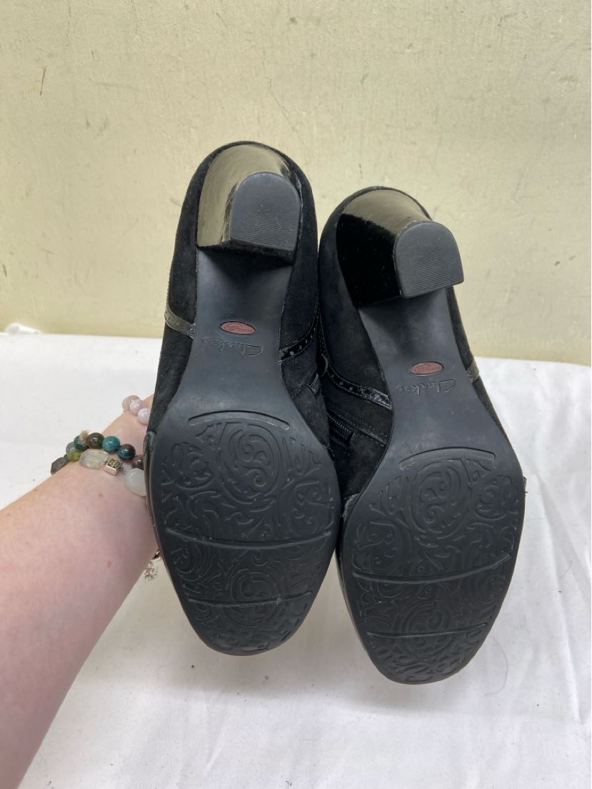 Clarks Women's Size 7 Black Pumps